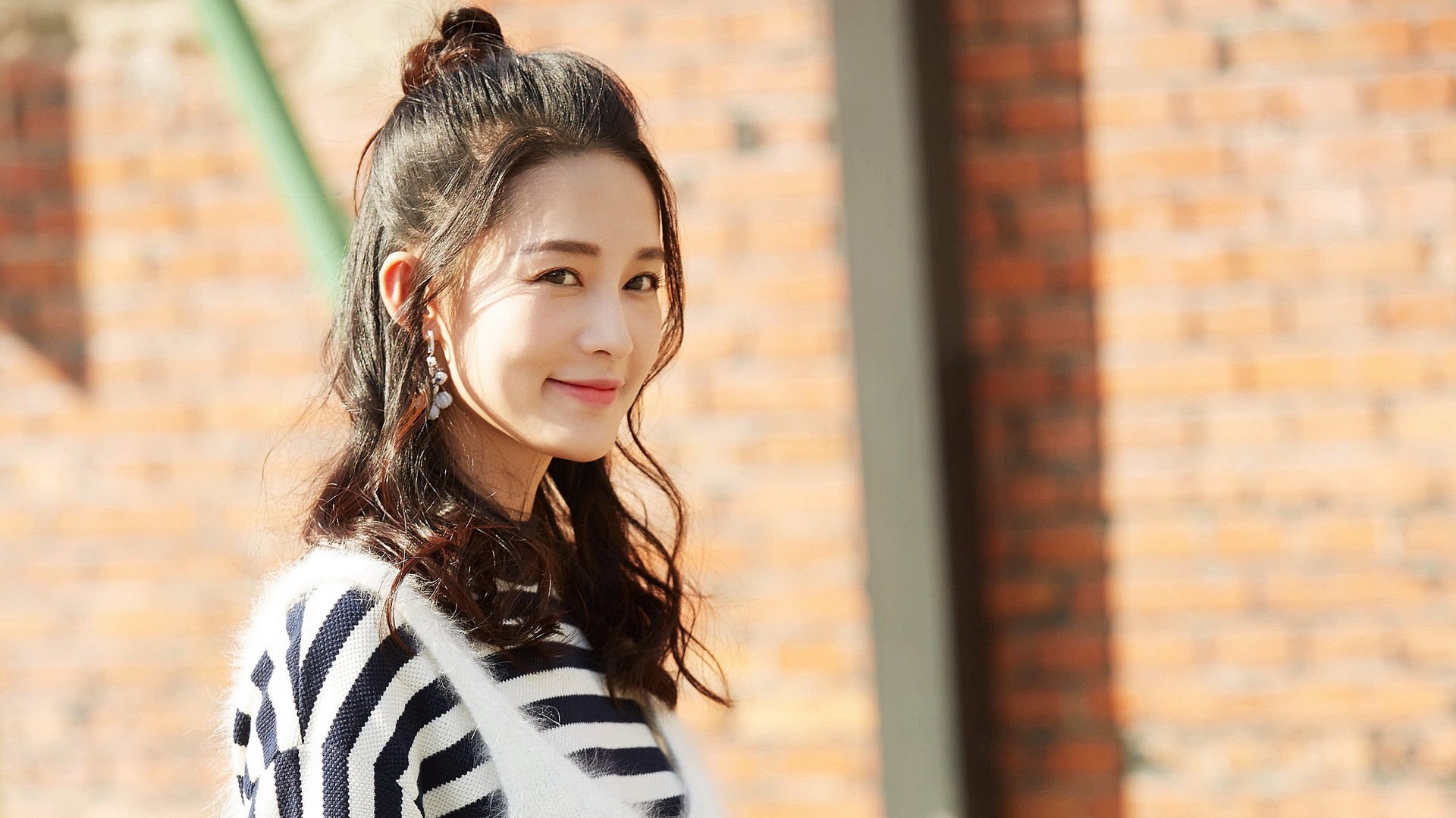 库里强势晋级NBA季后赛，库里季后赛高光时刻