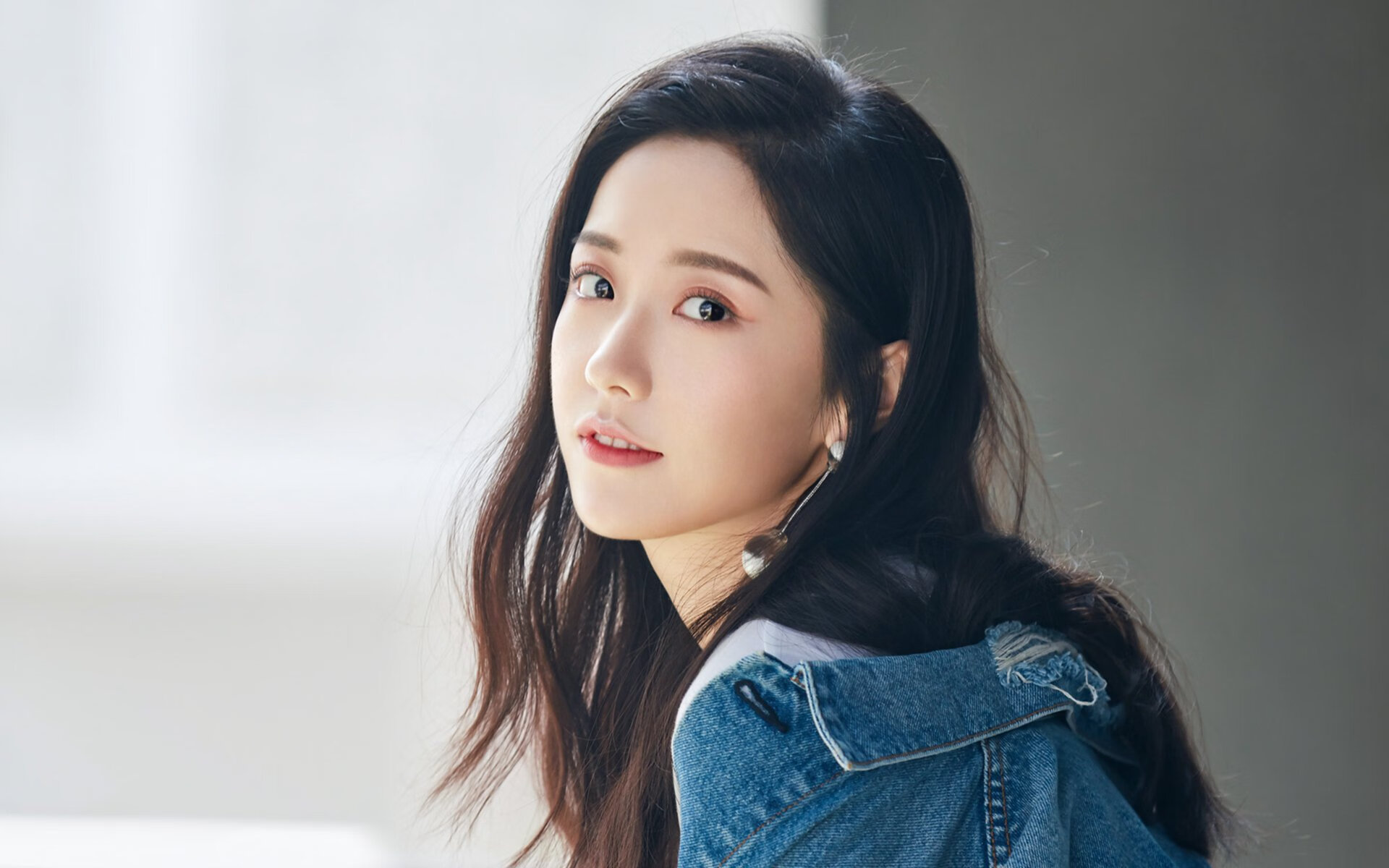 新西兰全黑队依靠快速节奏主宰比赛，防守与进攻完美结合，新西兰全黑队慈善公益